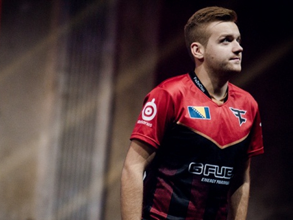 Peanut：新赛季最期待Zeus，他可以为我们做更多事情