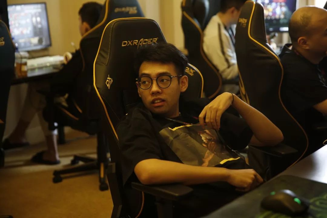 大陆《PUBG》35.2版本更新：引入载具伪装网，地形破坏功能